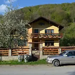 Villa Ribarica *