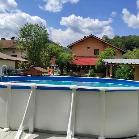 Πανσιόν Villa Ribarica *